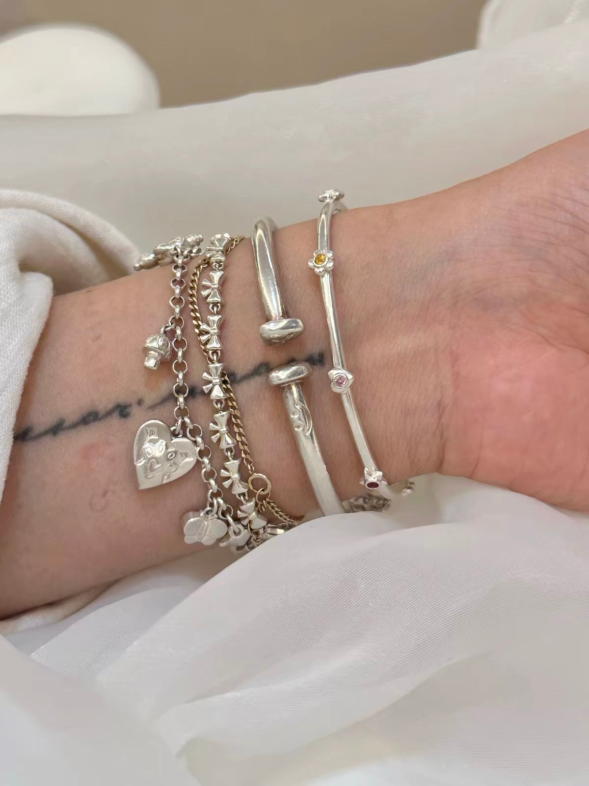 Colette Mini Bow Bracelet
