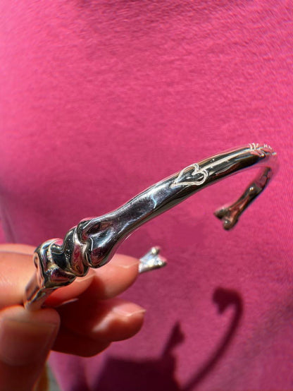 Juno Heartline Edge Bangle