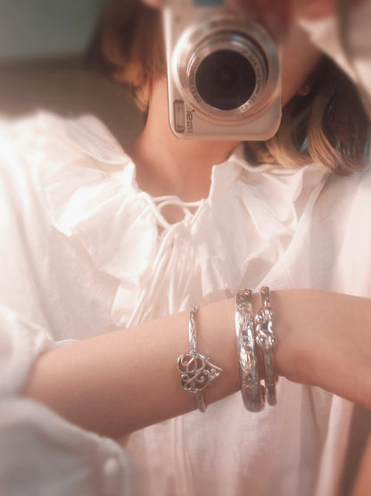 Juno Heartline Edge Bangle