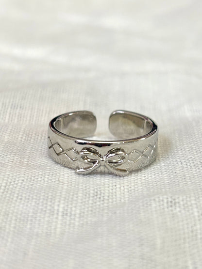 Lily Bow Ring Set